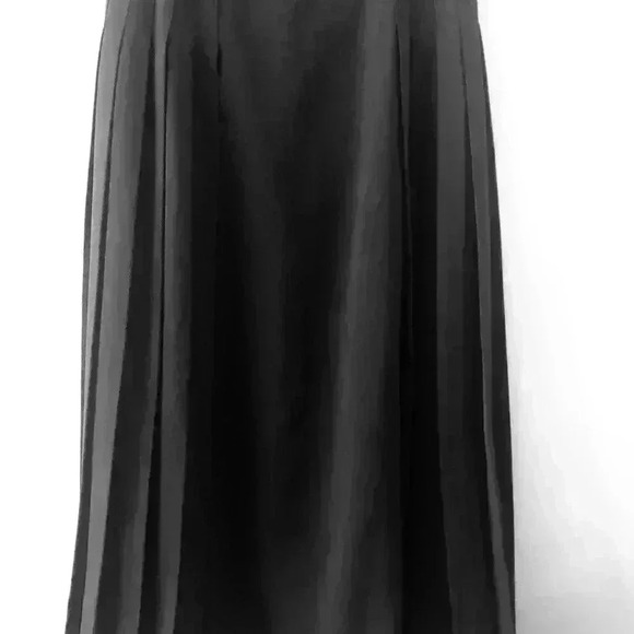 Escada 80’s Vintage Pleated Wool A-Line Skirt. - Picture 2 of 5